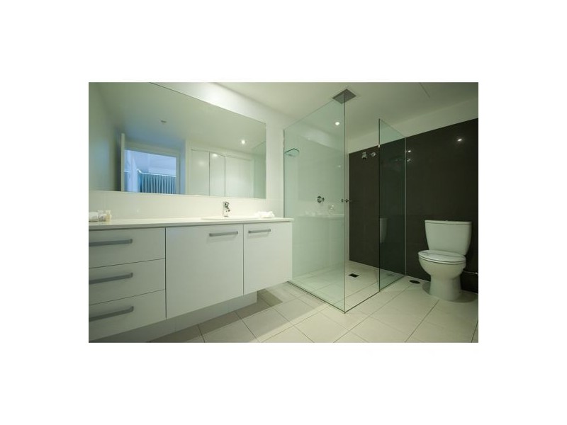 114/25 Surf Parade, Broadbeach QLD 4218