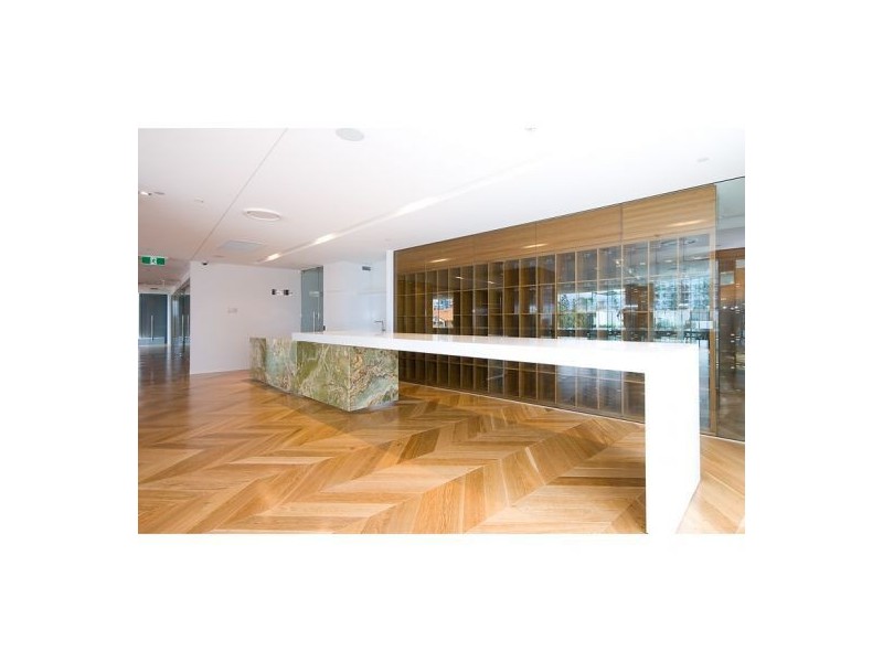 8/9 Charles Ave, Broadbeach QLD 4218