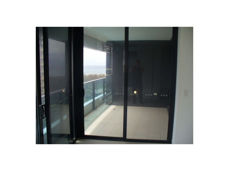 8/9 Charles Ave, Broadbeach QLD 4218