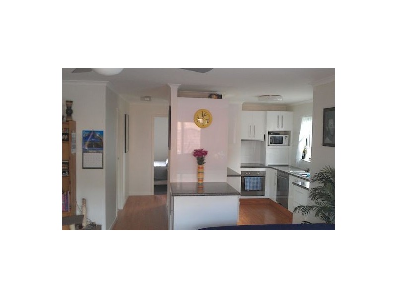 33 Chelsea Ave, Broadbeach QLD 4218