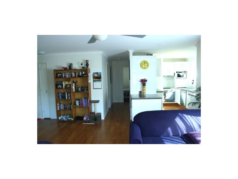 33 Chelsea Ave, Broadbeach QLD 4218