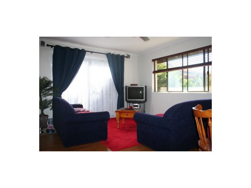 33 Chelsea Ave, Broadbeach QLD 4218