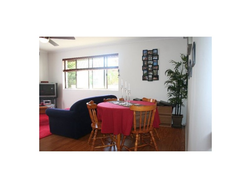 33 Chelsea Ave, Broadbeach QLD 4218