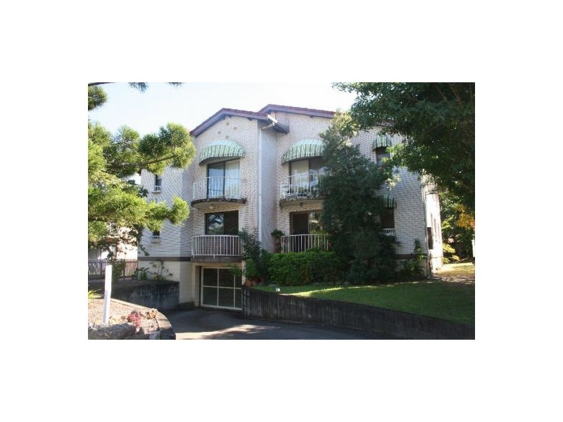 33 Chelsea Ave, Broadbeach QLD 4218