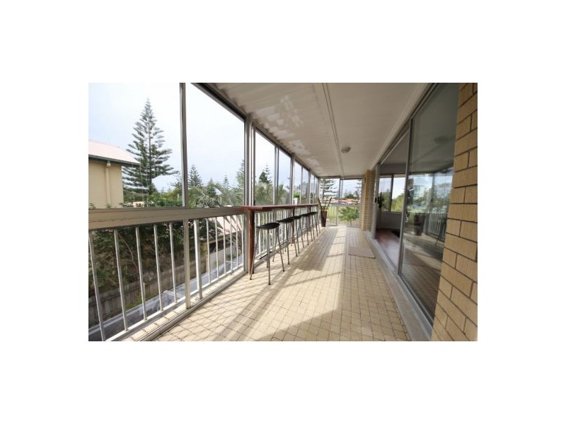 3/7 margaret avenue, Broadbeach QLD 4218