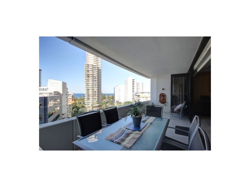 17 ALBERT AVE, Broadbeach QLD 4218