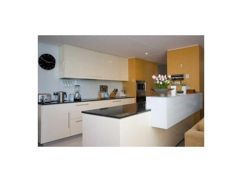 201/19 Albert Ave, Broadbeach QLD 4218