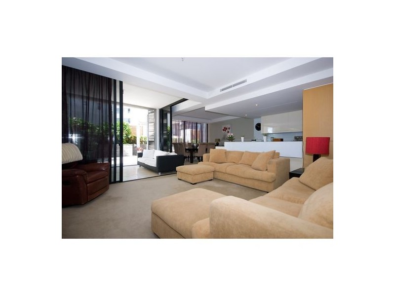 201/19 Albert Ave, Broadbeach QLD 4218