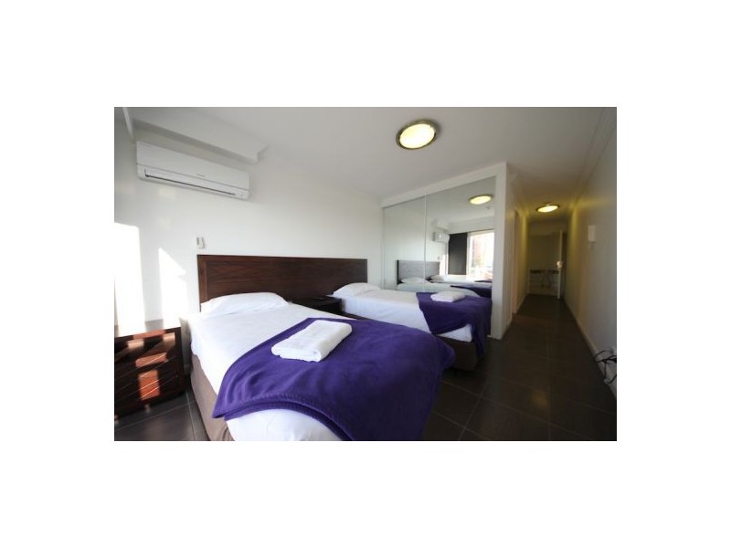 1-24 Queensland ave, Broadbeach QLD 4218
