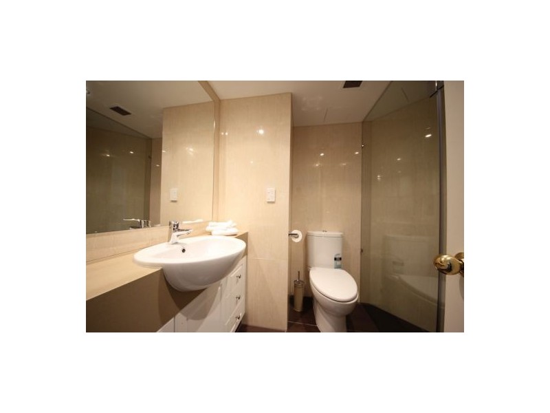 1-24 Queensland ave, Broadbeach QLD 4218