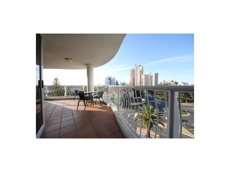 1-24 Queensland ave, Broadbeach QLD 4218