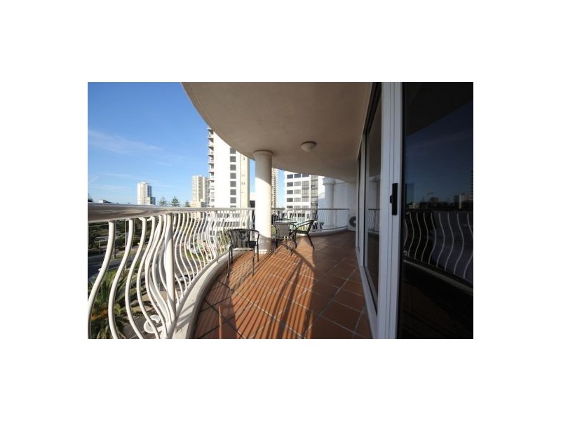1-24 Queensland ave, Broadbeach QLD 4218