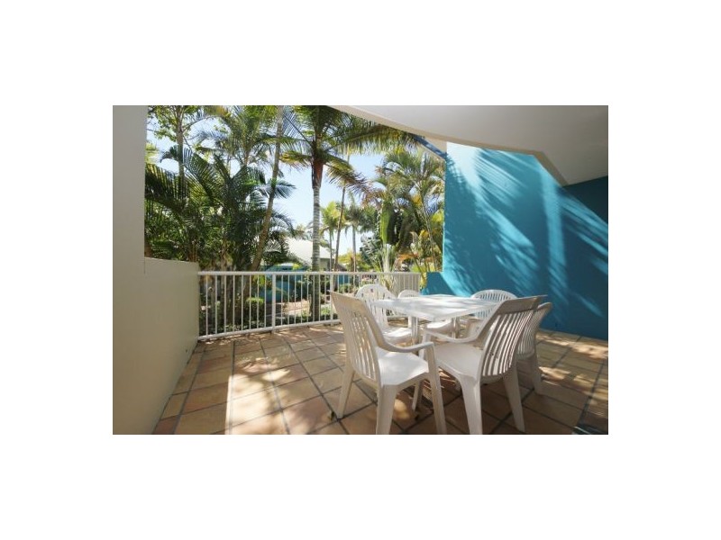 136/10 Alexandra avenue, Broadbeach QLD 4218