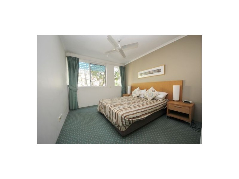 136/10 Alexandra avenue, Broadbeach QLD 4218