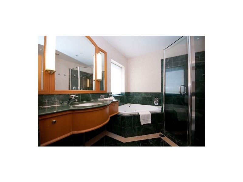 2801 gold coast highway, Broadbeach QLD 4218