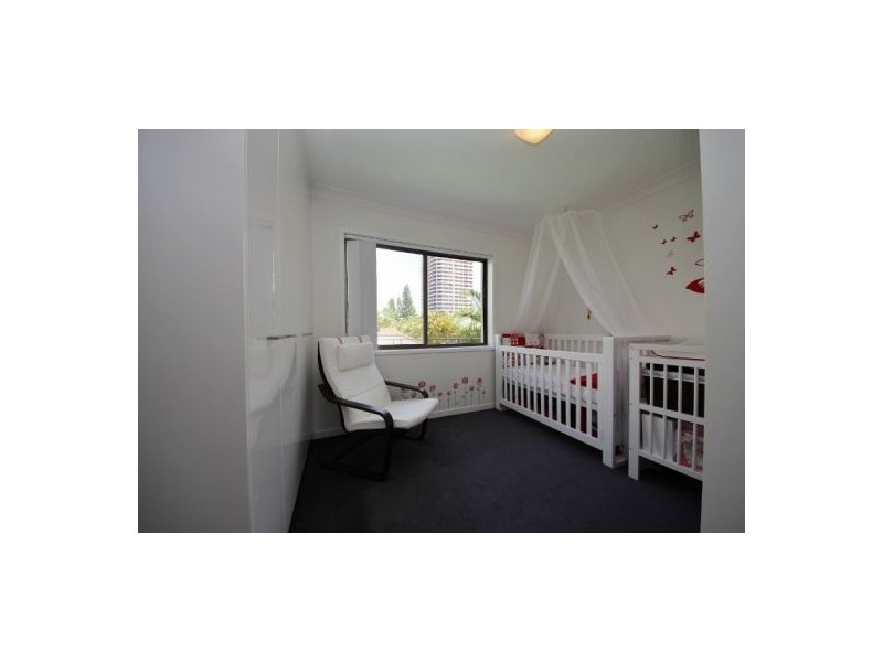 7 22 Wharf Road, Broadbeach QLD 4218