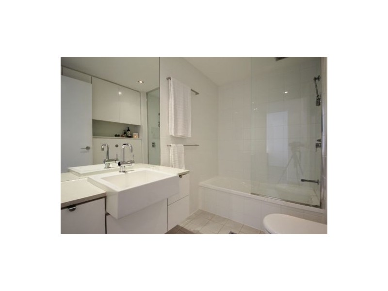 7 22 Wharf Road, Broadbeach QLD 4218