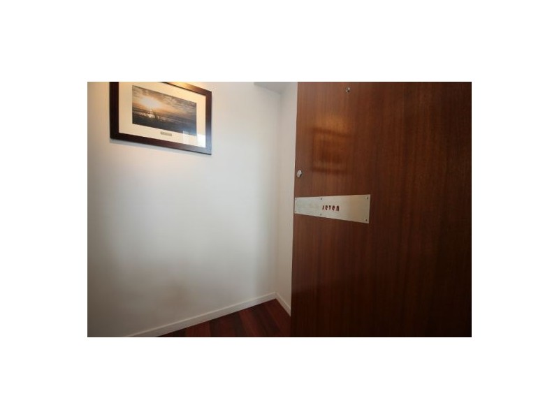 7 22 Wharf Road, Broadbeach QLD 4218