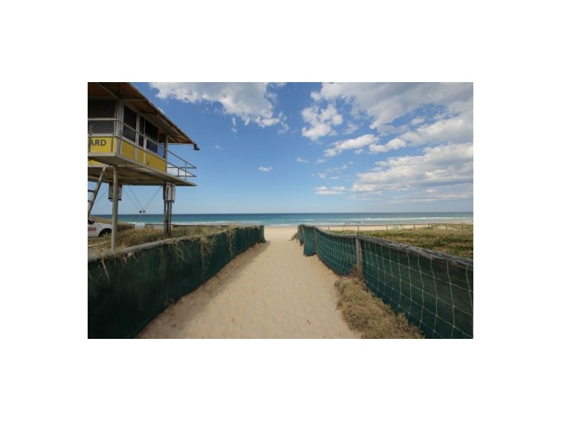 7 22 Wharf Road, Broadbeach QLD 4218