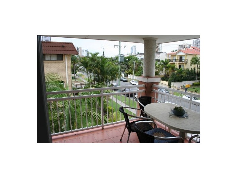 Unit 12 Brittania Sunset, Broadbeach QLD 4218