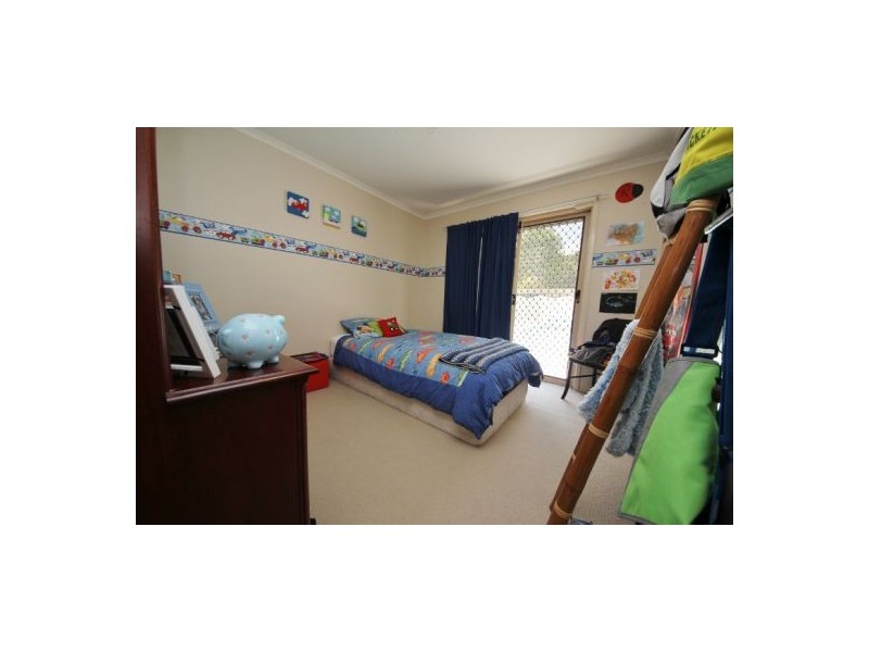 6 Haslewood Court, Mermaid Waters QLD 4218