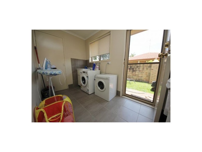 6 Haslewood Court, Mermaid Waters QLD 4218