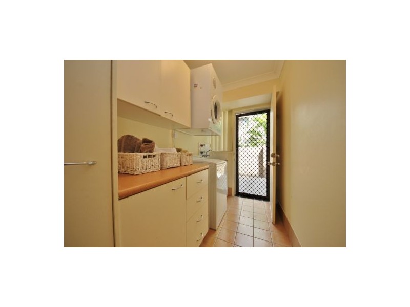 8 Australia Avenue, Broadbeach QLD 4218