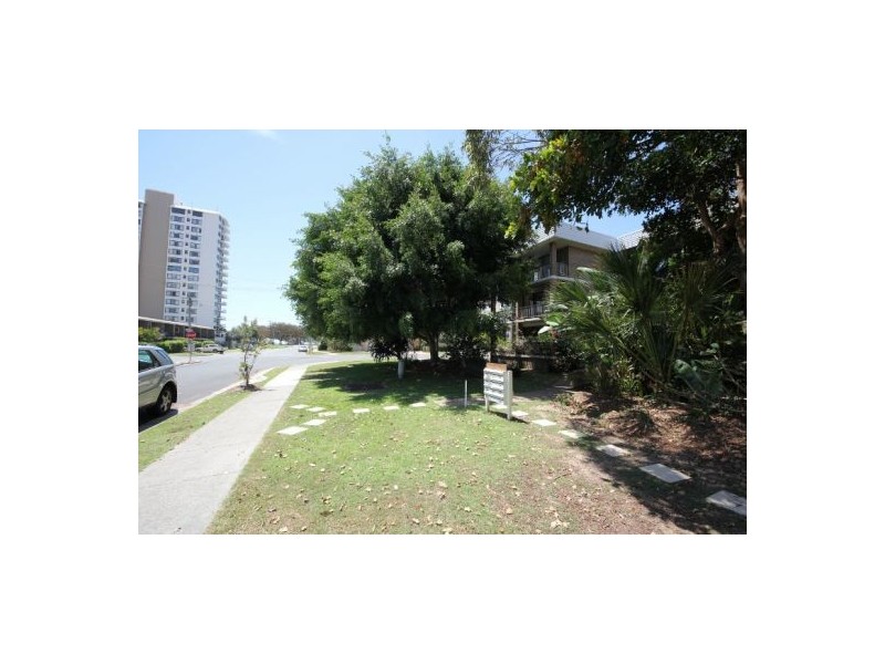 8 Australia Avenue, Broadbeach QLD 4218