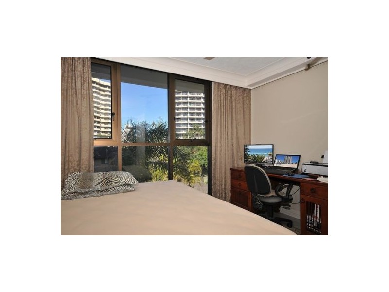 15 Acapulco, Surfers Paradise QLD 4217