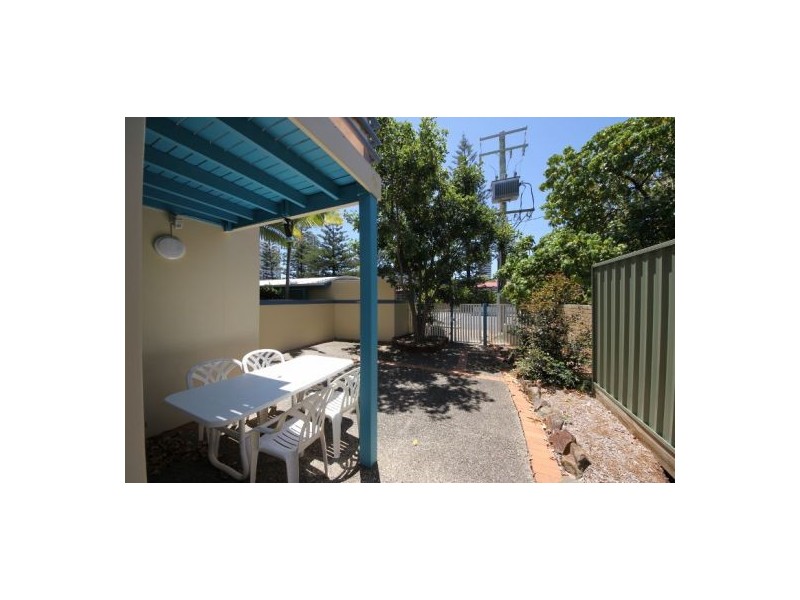 10 Alexandra Avenue, Broadbeach QLD 4218
