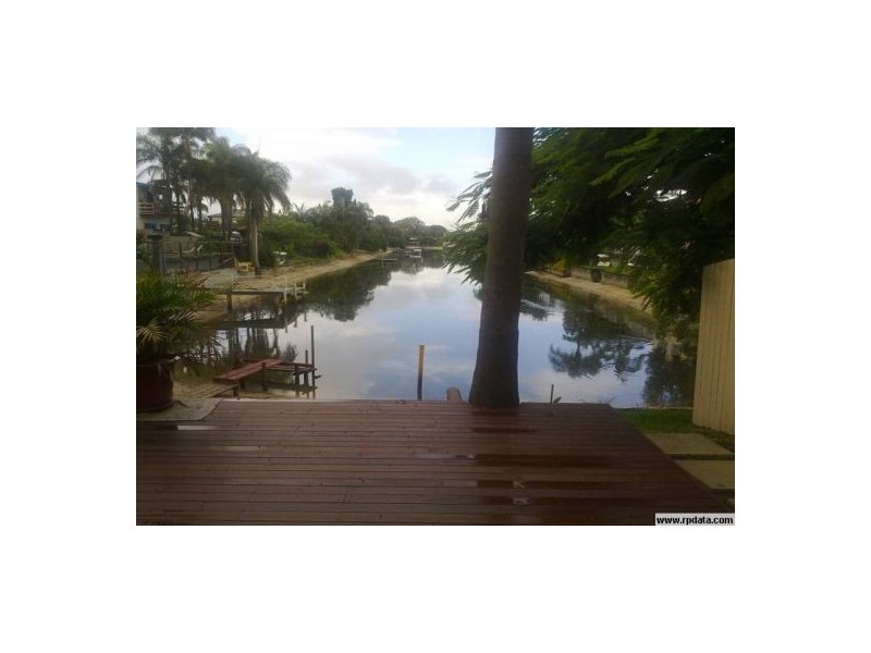 4/50 T E Peters Drive, Broadbeach Waters QLD 4218