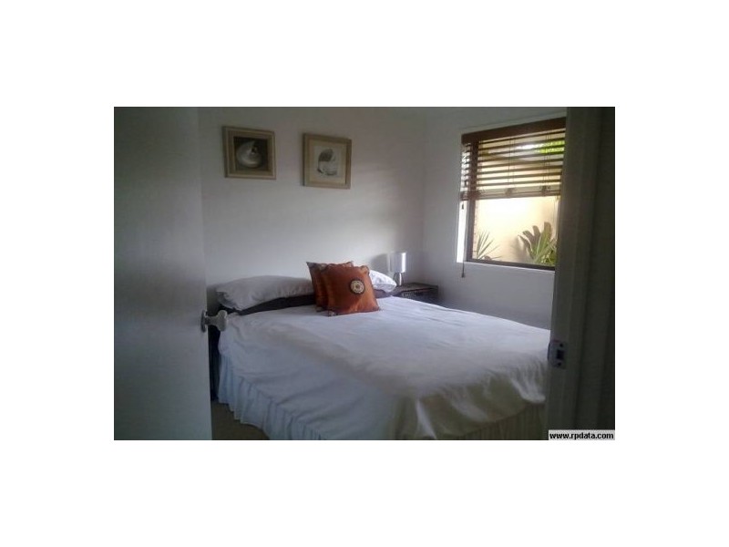 4/50 T E Peters Drive, Broadbeach Waters QLD 4218