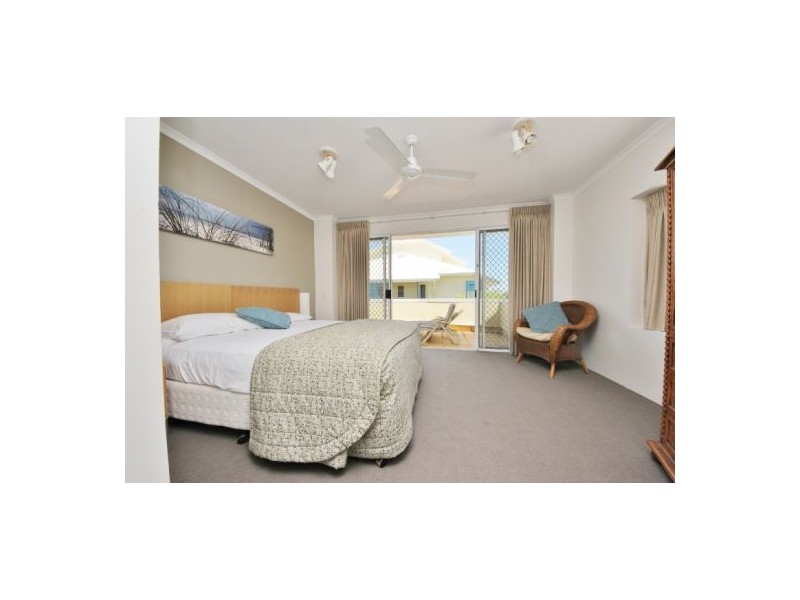 14 Alexander Avenue, Broadbeach QLD 4218