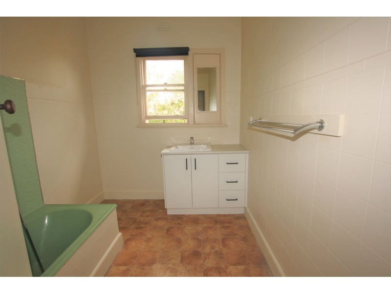 9 Jeffrey Street, Leongatha VIC 3953