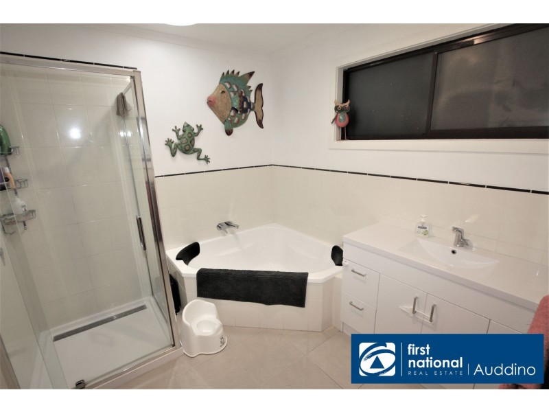 17 Queen Street, Loch VIC 3945