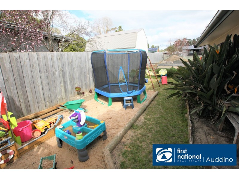 17 Queen Street, Loch VIC 3945