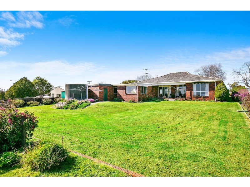 32 Nyora Road, Poowong VIC 3988