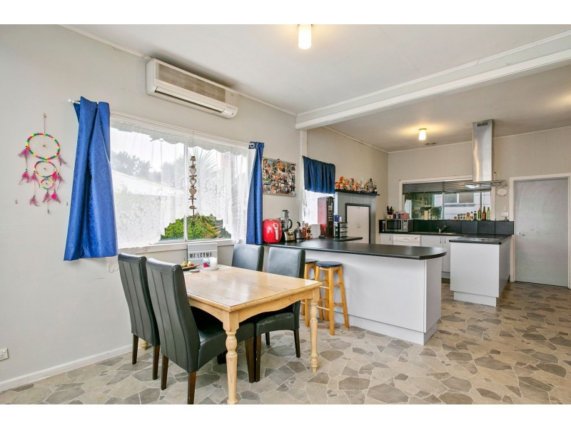 17 Bates Avenue, Korumburra VIC 3950