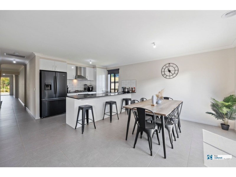 40 McCubbin Drive, Warragul VIC 3820
