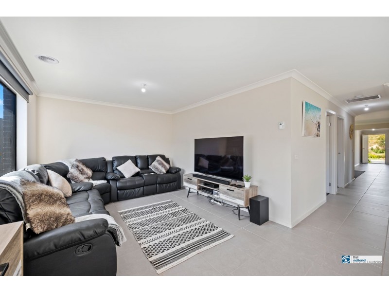 40 McCubbin Drive, Warragul VIC 3820