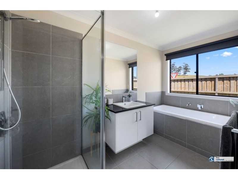 40 McCubbin Drive, Warragul VIC 3820