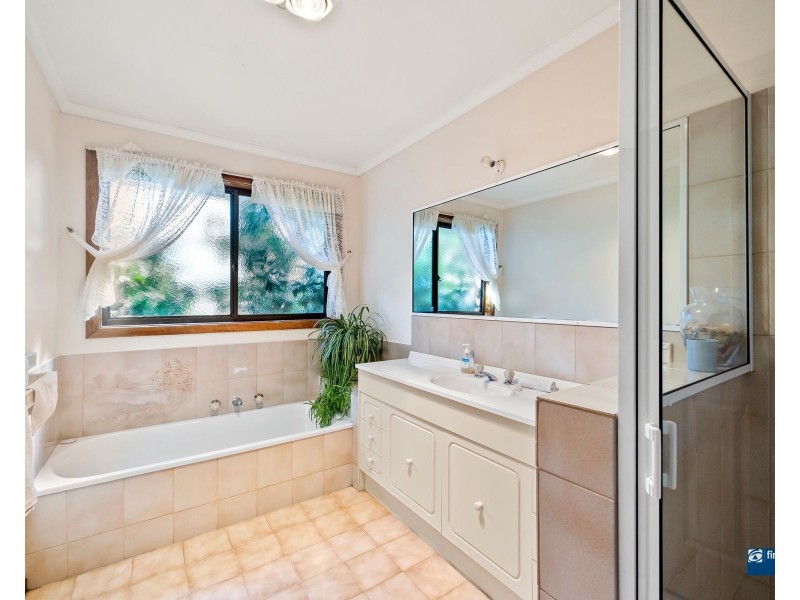 16 Hillcrest Way, Korumburra VIC 3950