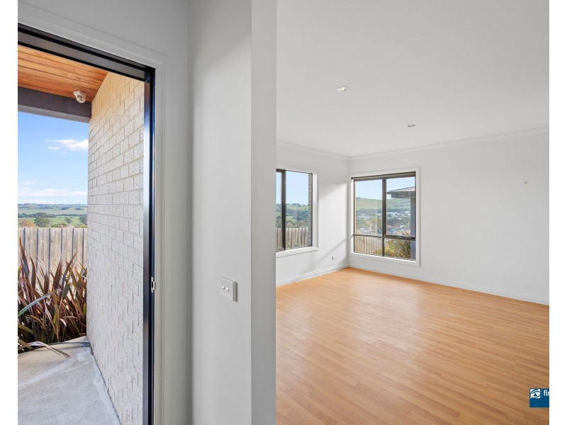 2/23 Hannah Rise Crescent, Korumburra VIC 3950