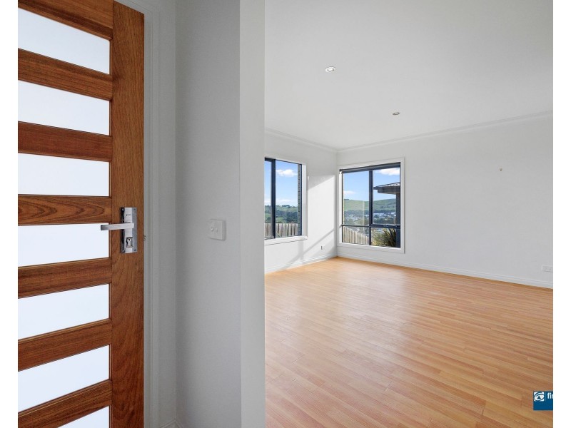 2/23 Hannah Rise Crescent, Korumburra VIC 3950