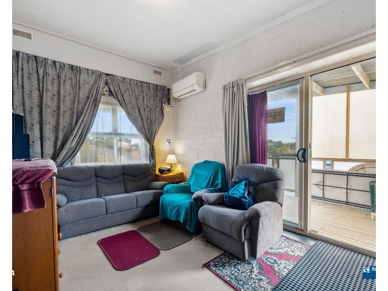 2-4/6 Waugh Avenue, Korumburra VIC 3950