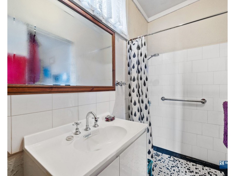 2-4/6 Waugh Avenue, Korumburra VIC 3950