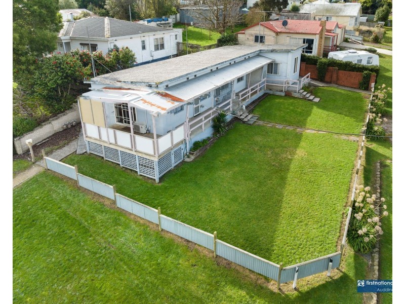 2-4/6 Waugh Avenue, Korumburra VIC 3950