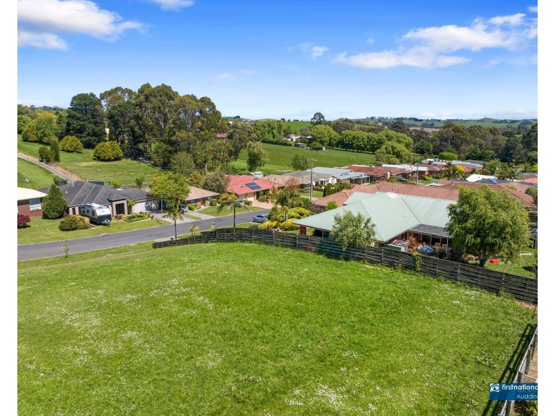 39 Valley View Parade, Korumburra VIC 3950