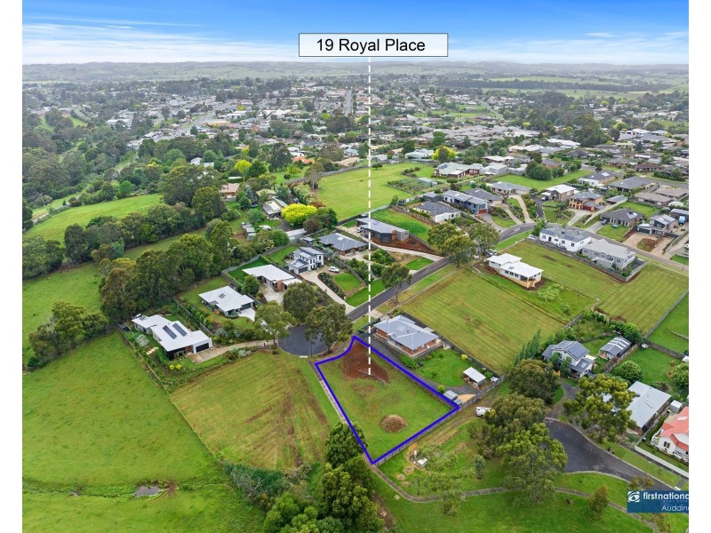 19 Royal Place, Leongatha VIC 3953