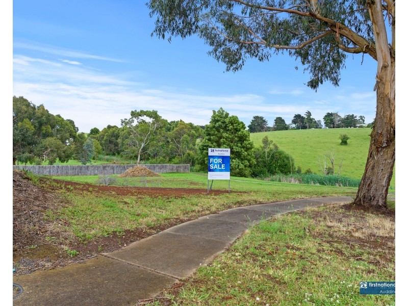 19 Royal Place, Leongatha VIC 3953